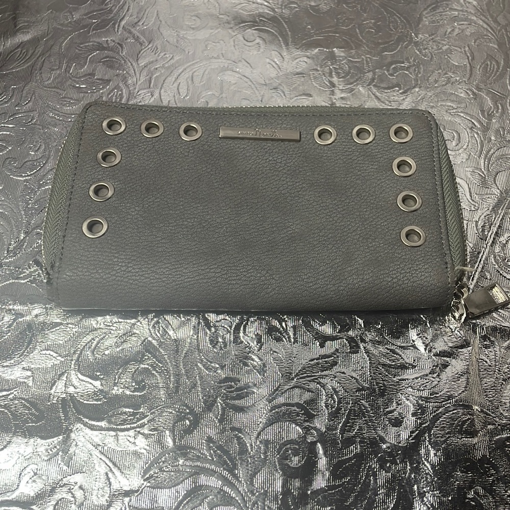 Simply Noelle gray wallet